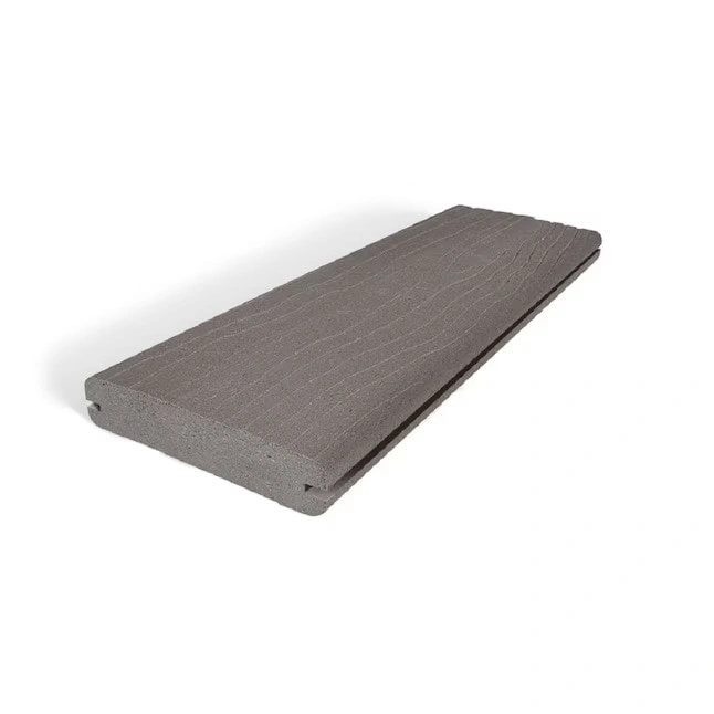 Moistureshield outdoor railing for durable and low-maintenance decks